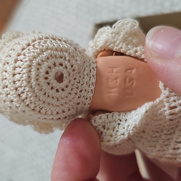 Vintage K&H USA Painted Bisque Baby Doll Storybook Type in heart box - Picture 5 of 6